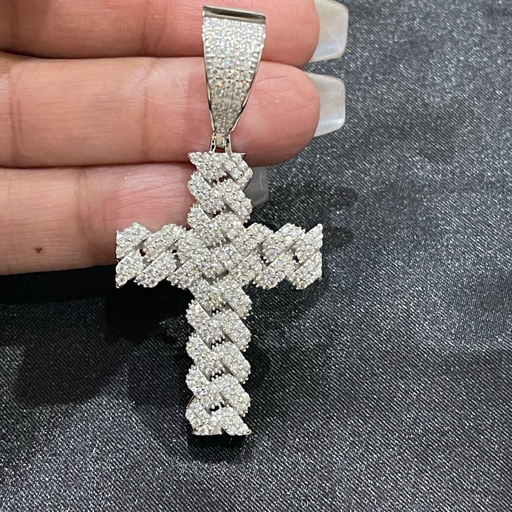 Vvs Certified Diamond Cross pendant, Documents Included, Passes diamond tester!